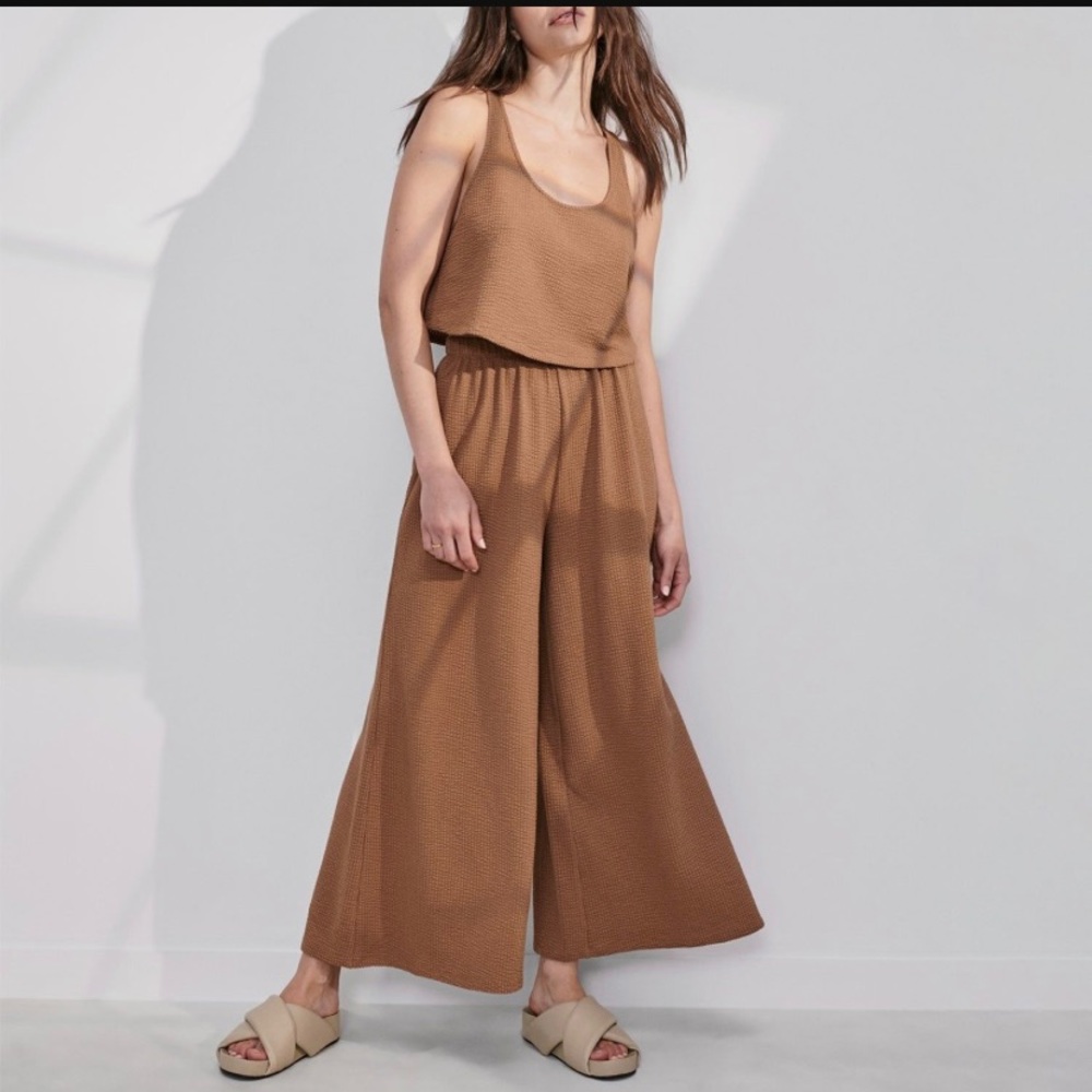 Lunya BNWT Seersucker Tank(XS) and drapey wide leg pants(s)